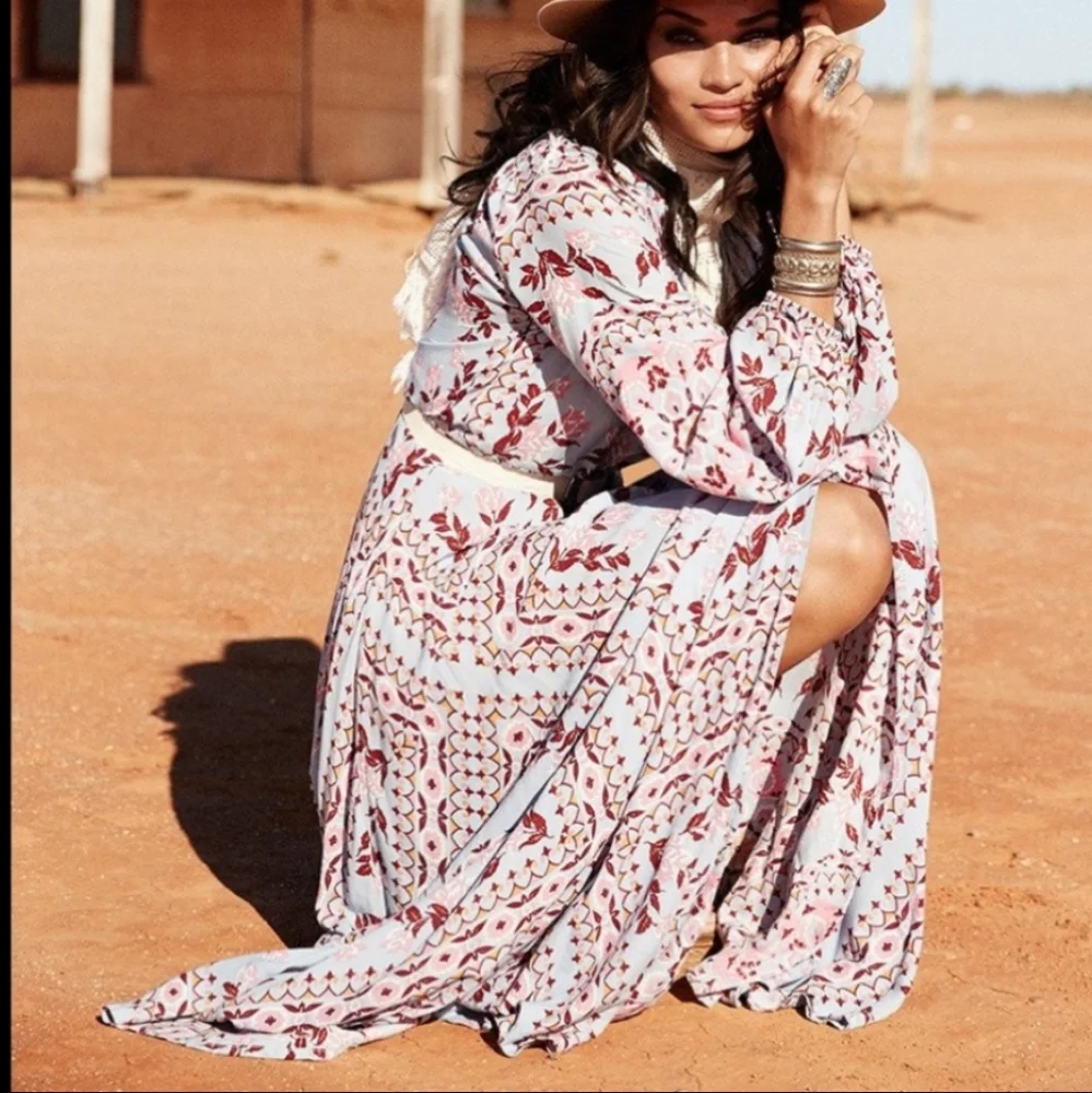 Spell and the gypsy Pandora gown FIRM - Picture 2 of 13